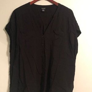 Torrid- Black Short Sleeve Button Down Blouse